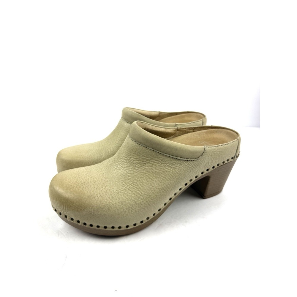 Dansko Sammy Clogs 38 Tan Beige Slip On Mules Studded Shoes Womens 7.5